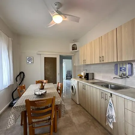 Kiki's House بيت للعطل أفيتوس